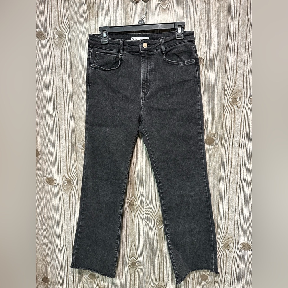 Zara Black Denim Cropped High Rise Straight Leg Jeans Sz 8